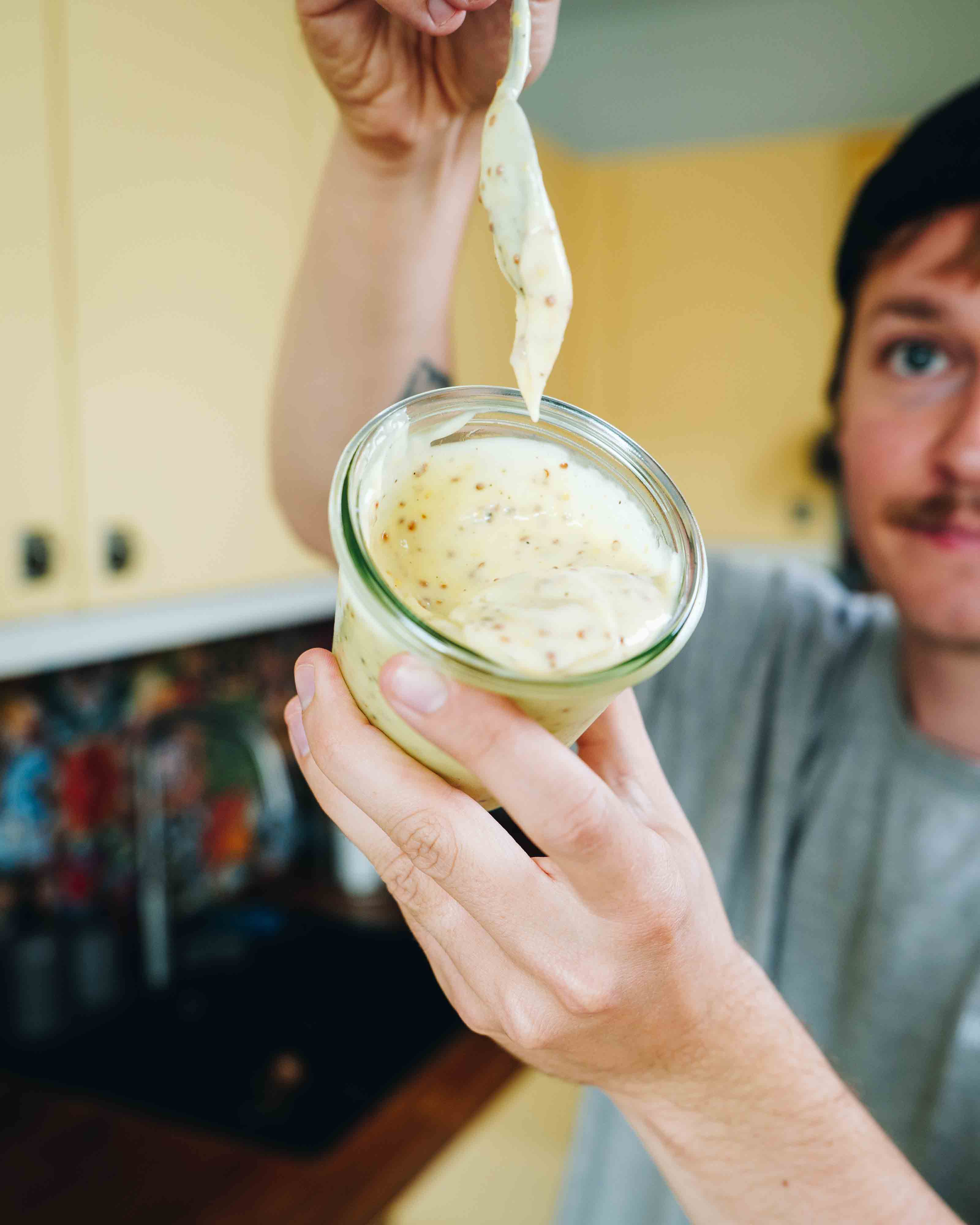 Mayonnaise hjemmelavet æg olie salt og peber citron