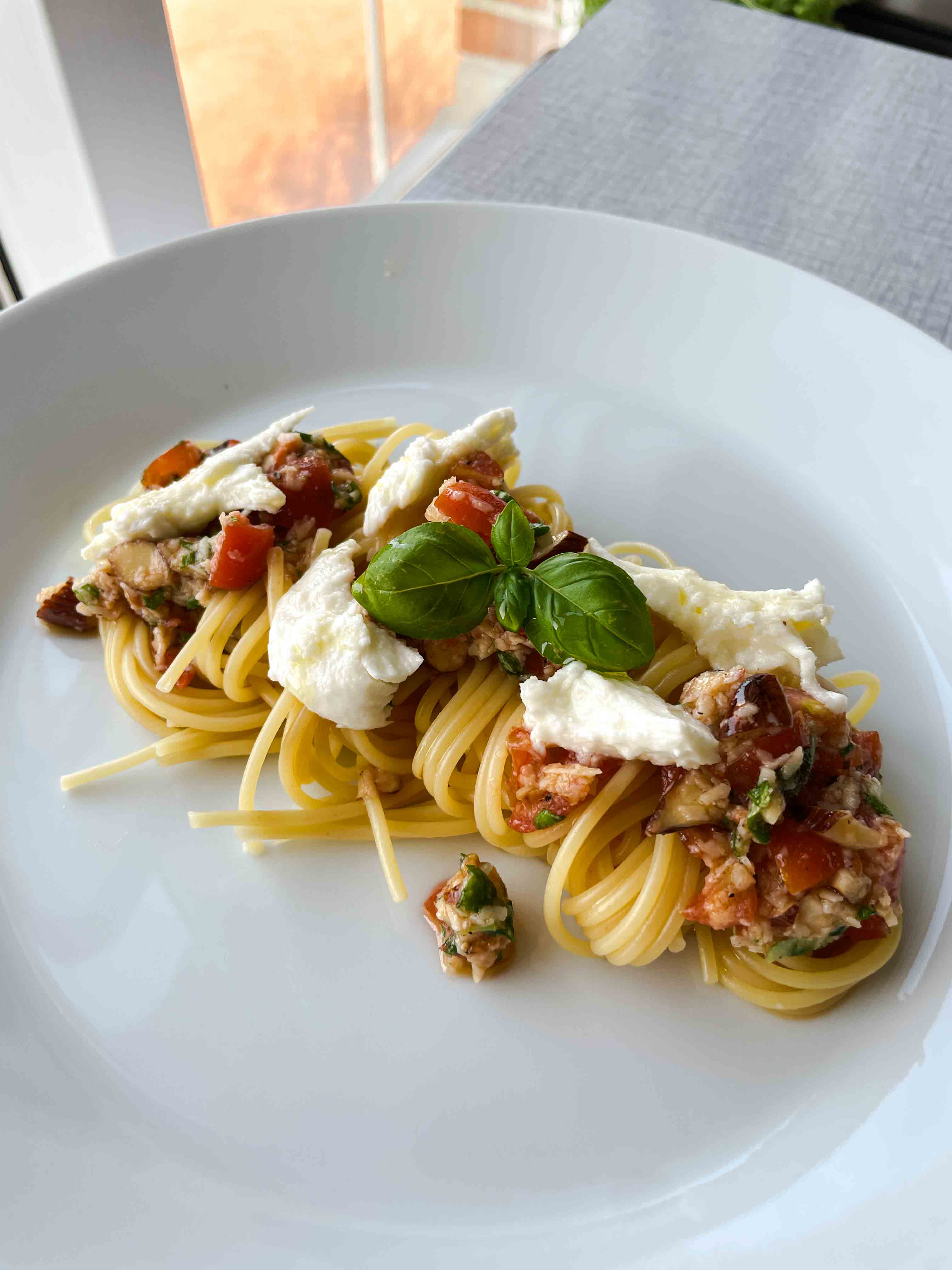 Pasta med grov tomatpesto