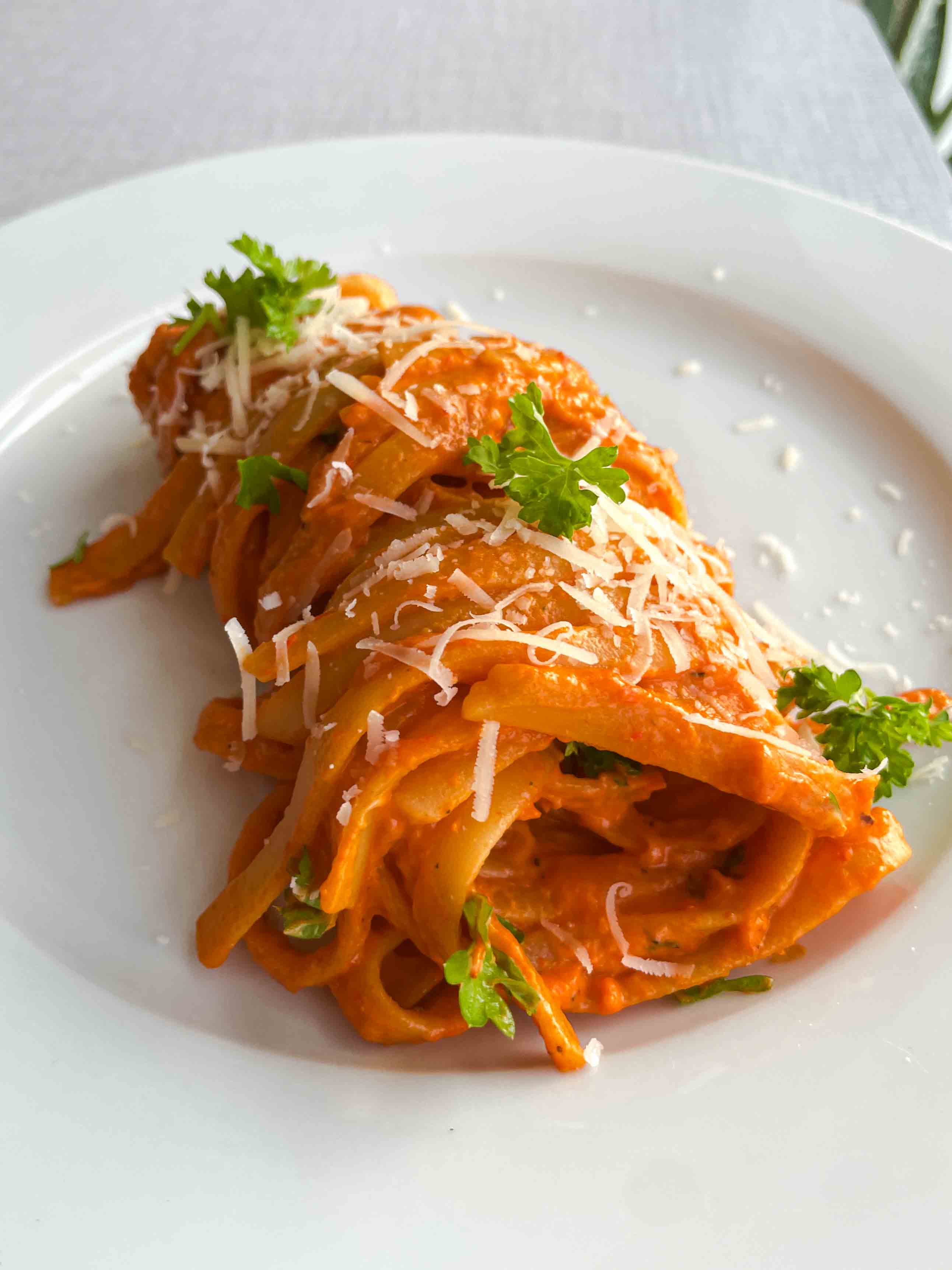 Pasta i peberfrugtsauce