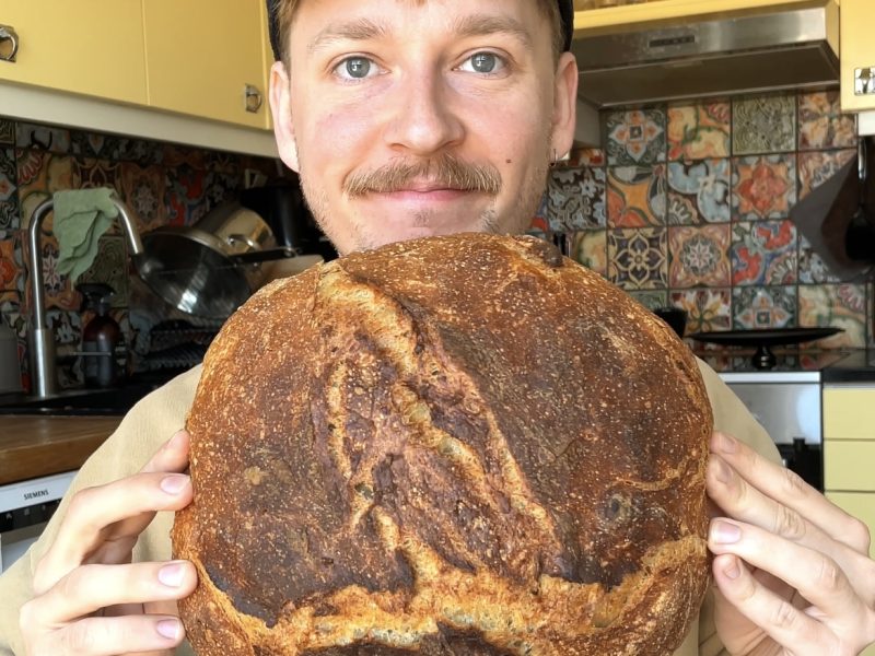 Grydebrød med valnødder (æltefrit)